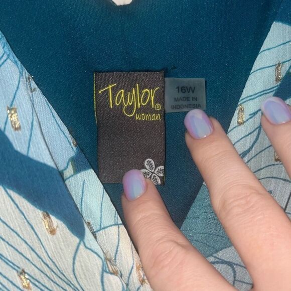 ✨Taylor Women's Smocked-Waist Maxi Sz 16W Dress✨ - Picture 12 of 15